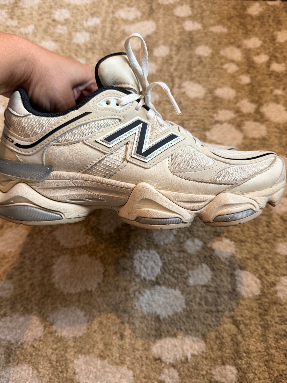 New Balance 9060 Turtledove Cream & Black Sneakers M 6 / W 7.5